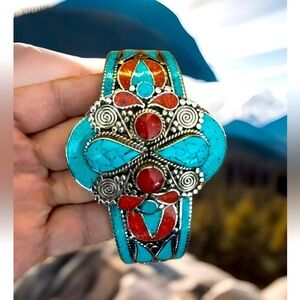 Stunning Handcrafted Ethnic Style Tibetan Silver Bangle Cuff With Inlay Stones